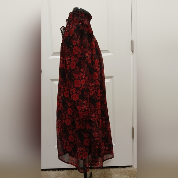 NWT Francesca's Red Flower Top - Picture 8 of 12